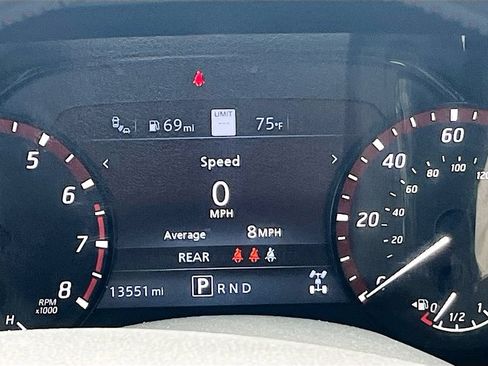Used 2024 Nissan Titan PRO-4X w/ Pro-4x Convenience Package AWD/4WD image 12