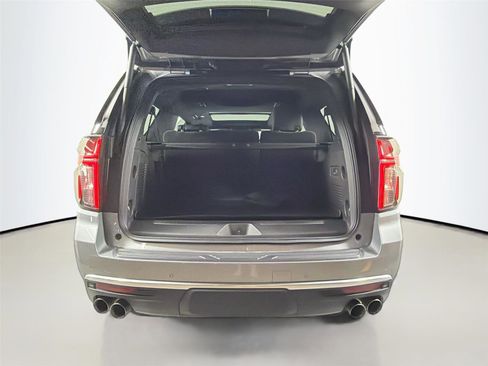 Used 2024 Chevrolet Suburban High Country RWD image 27
