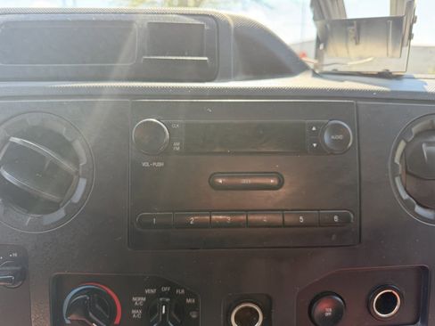 Used 2011 Ford E-150 and Econoline 150 w/ PWR Group image 28