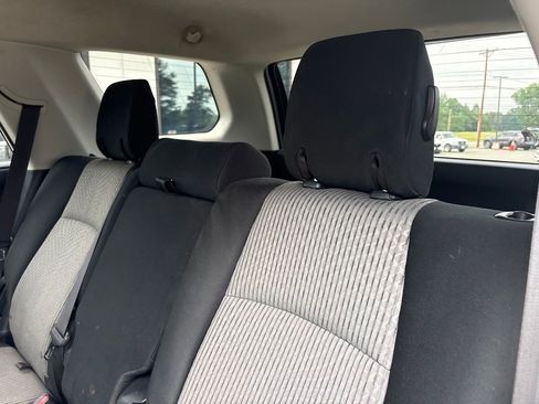 Used 2019 Toyota 4Runner SR5 AWD/4WD image 5