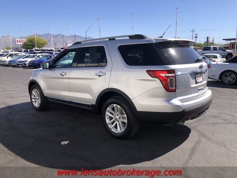 Used 2013 Ford Explorer XLT image 6