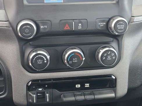 Used 2024 RAM 2500 Tradesman w/ Chrome Appearance Group image 24