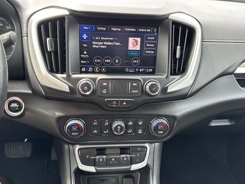 Certified 2022 GMC Terrain SLT w/ Infotainment Package II image 13