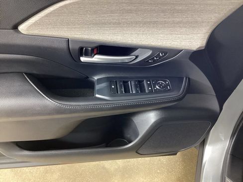 Used 2024 Toyota Grand Highlander AWD image 13