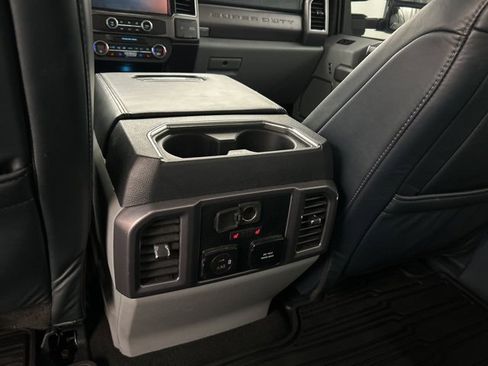 Used 2022 Ford F350 Limited image 24