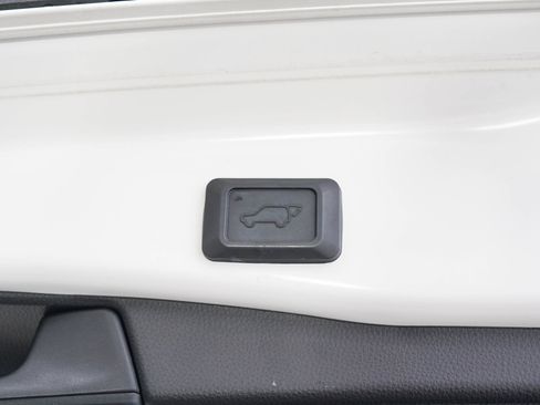 Used 2022 Toyota RAV4 XLE Premium AWD/4WD image 11
