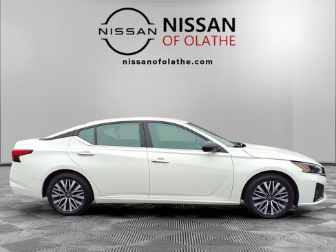 Certified 2025 Nissan Altima 2.5 SV FWD image 29