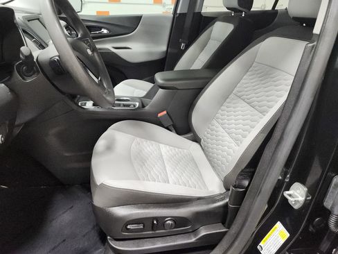 Used 2021 Chevrolet Equinox LS image 18