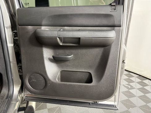 Used 2014 Chevrolet Silverado 2500 LT w/ Interior Plus Package image 14