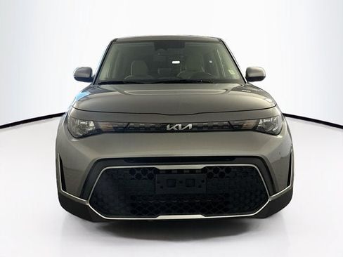 Used 2023 Kia Soul LX FWD image 2