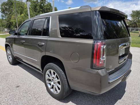 Used 2015 GMC Yukon Denali w/ Premium Package AWD/4WD image 13