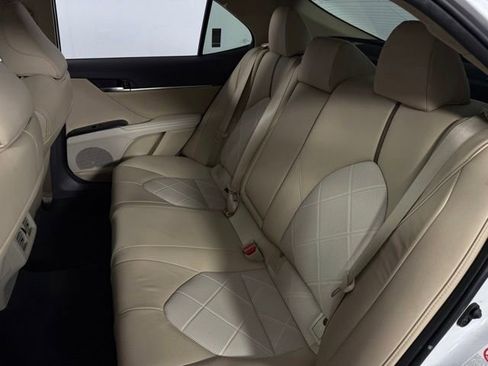 Used 2019 Toyota Camry XLE FWD image 16