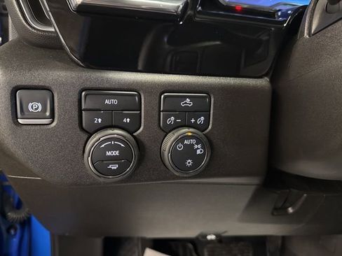 Used 2025 Chevrolet Silverado 1500 LT AWD/4WD image 19