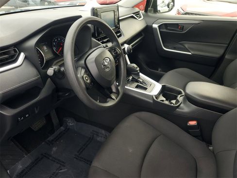 Used 2019 Toyota RAV4 LE image 17