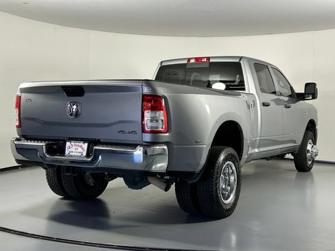 Used 2024 RAM 3500 Tradesman w/ Chrome Appearance Group AWD/4WD image 7