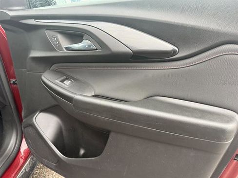 Used 2023 Chevrolet TrailBlazer RS w/ Sun and Liftgate Package image 18