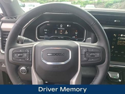 Used 2025 GMC Sierra 1500 Denali w/ Denali Reserve Package AWD/4WD image 4