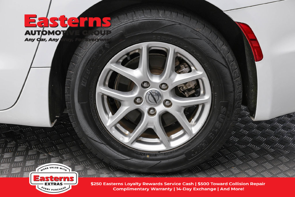 Used 2023 Chrysler Pacifica Touring-L FWD image 9