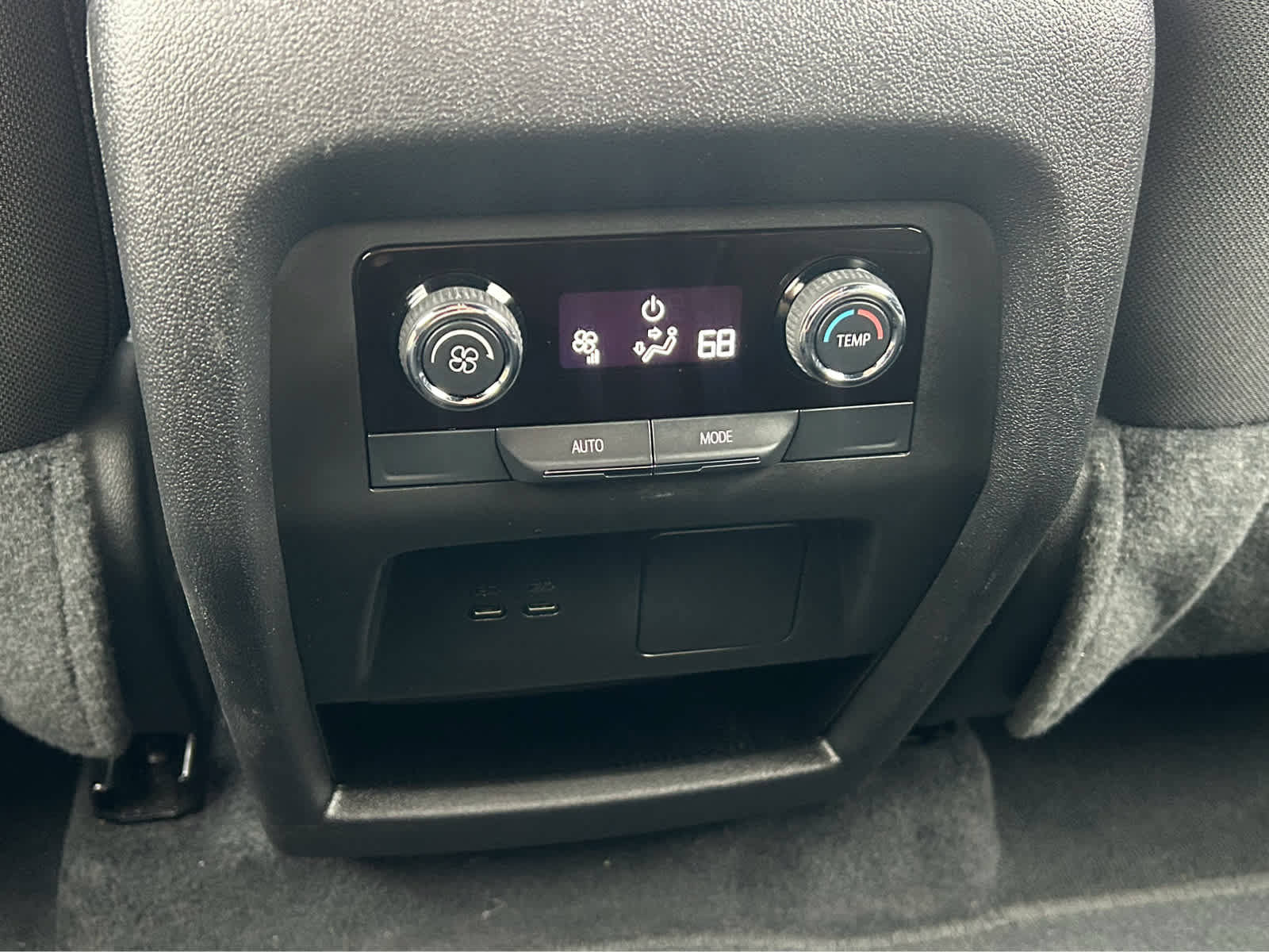 Used 2025 Chevrolet Traverse LT FWD image 13