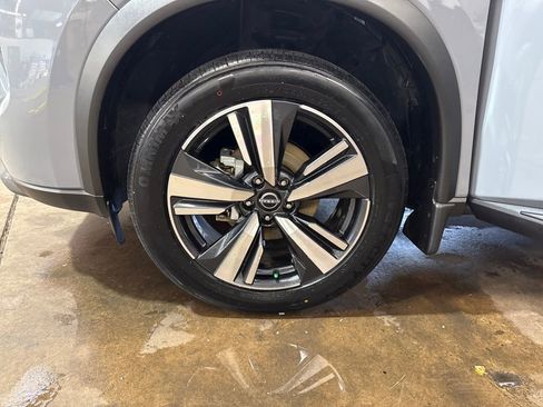 Certified 2024 Nissan Rogue SL w/ SL Premium Package image 29