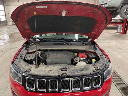 Used 2019 Jeep Compass Latitude w/ Popular Equipment Group image 40
