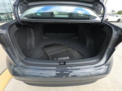 Used 2025 Toyota Corolla LE image 26