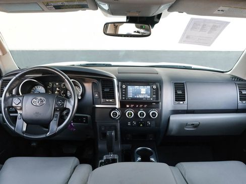 Used 2018 Toyota Sequoia Limited image 35