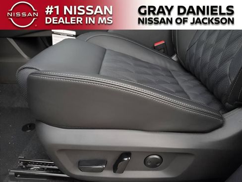 New 2026 Nissan Rogue Platinum w/ Platinum Premium Package AWD/4WD image 12