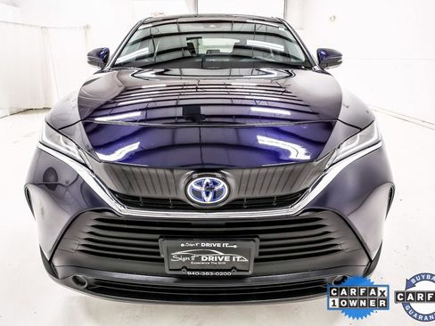 Used 2023 Toyota Venza LE image 10