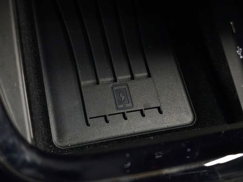 Used 2024 Porsche Cayenne AWD/4WD image 38