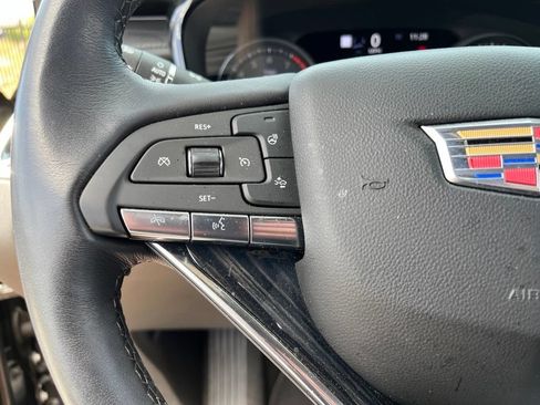 Used 2023 Cadillac XT6 Premium Luxury w/ Technology Package FWD image 21