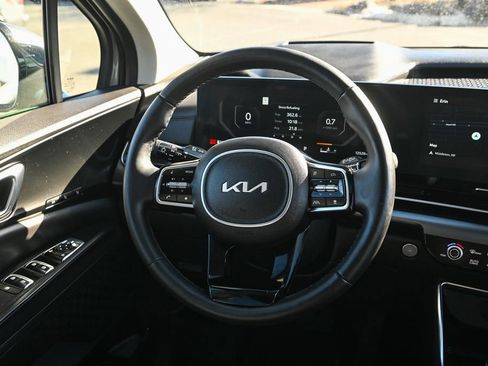 Used 2025 Kia Carnival SX Prestige image 30