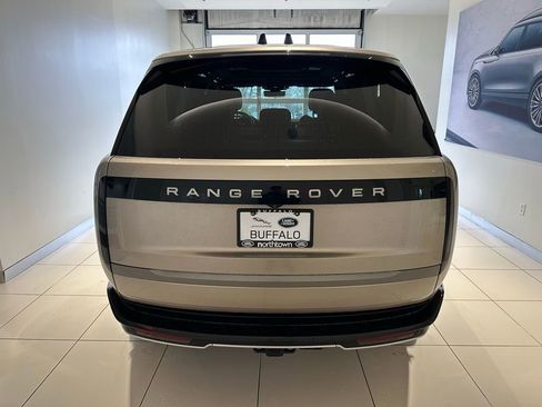 New 2025 Land Rover Range Rover SE image 3