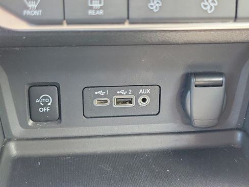 Used 2025 Nissan Sentra SR w/ SR Premium Package FWD image 24