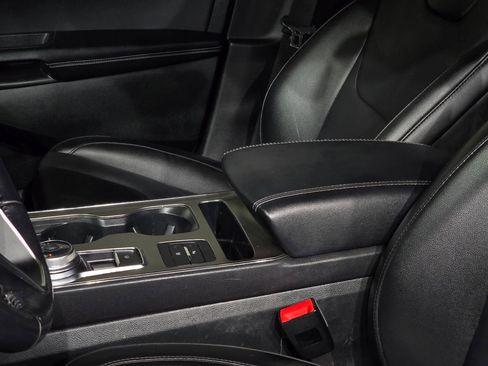 Used 2022 Ford Edge Titanium image 34