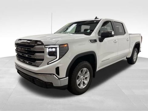 Used 2024 GMC Sierra 1500 SLE w/ Preferred Package image 2