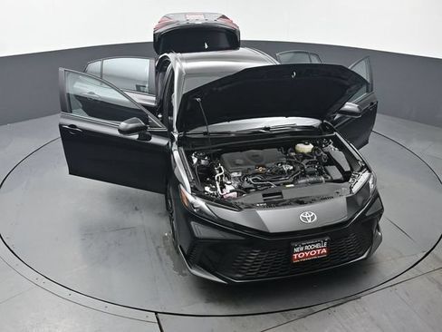 Used 2026 Toyota Camry SE AWD/4WD image 55