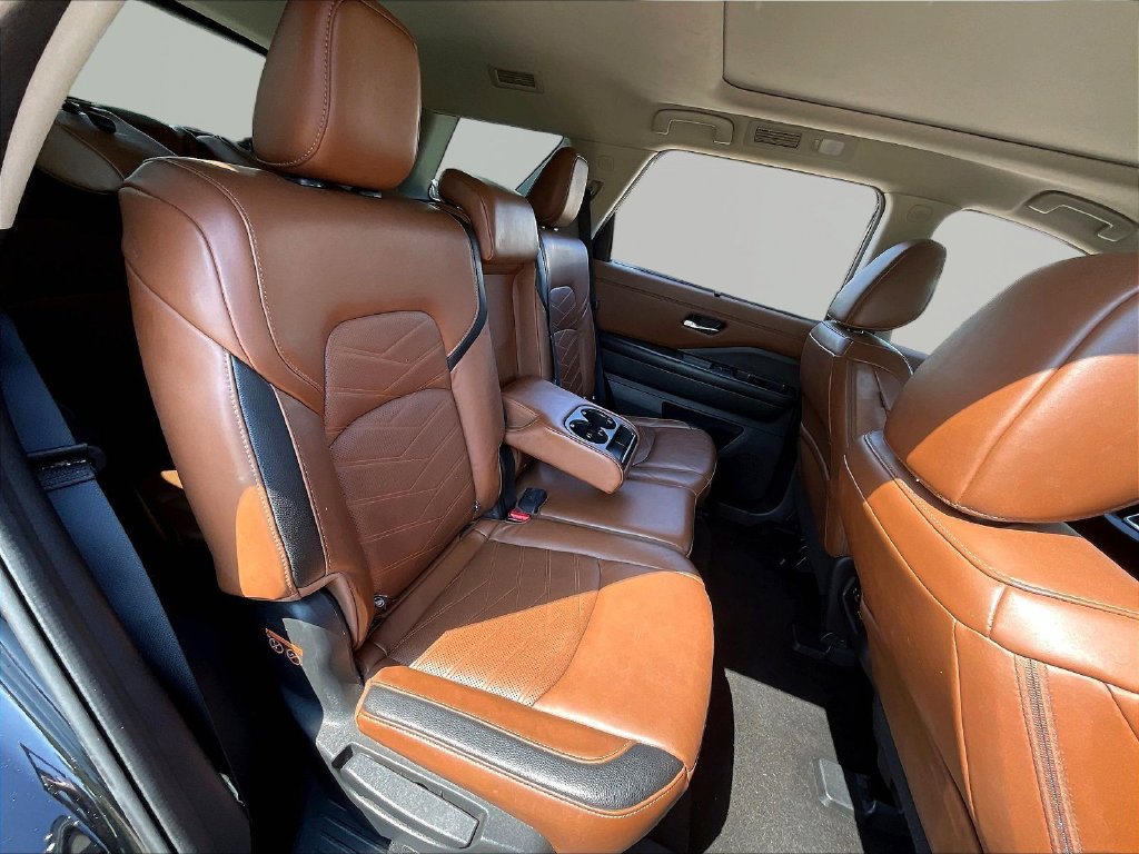 Used 2023 Nissan Pathfinder Platinum w/ Cargo Package AWD/4WD image 28