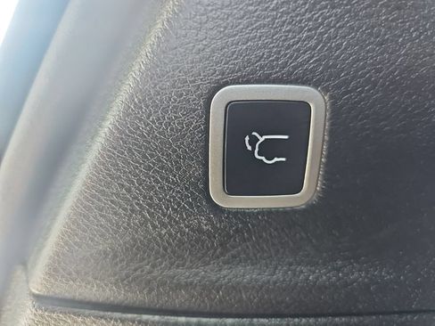 Used 2025 Chrysler Pacifica Select FWD image 41