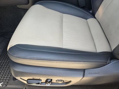 Used 2025 Lexus GX 550 AWD/4WD image 21