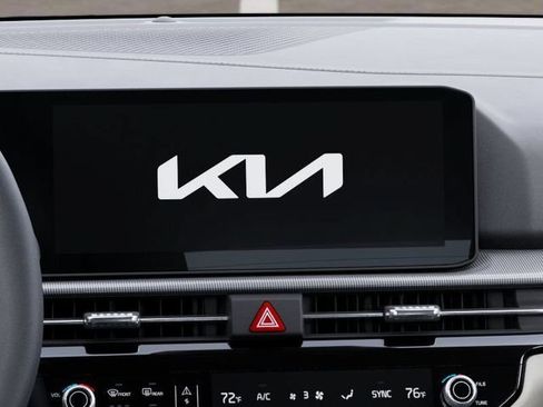 New 2026 Kia Sportage EX FWD image 21