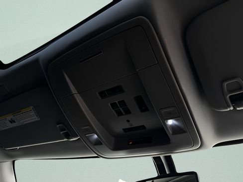 Used 2017 Chevrolet Silverado 1500 LTZ Z71 image 35