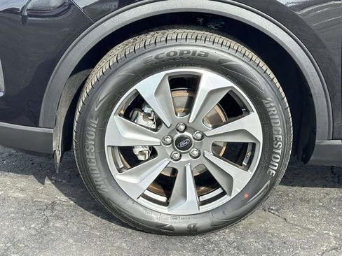 Used 2025 Ford Escape Platinum image 8