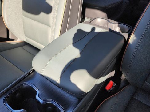 New 2026 GMC Acadia AT4 w/ Super Cruise Package image 34