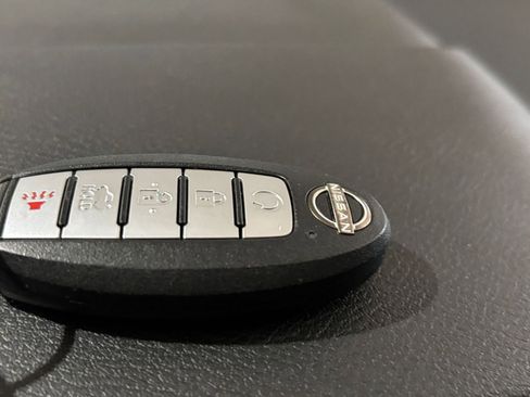Used 2025 Nissan Altima 2.5 SV FWD image 24
