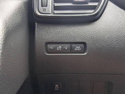 Used 2018 Nissan Rogue Sport S w/ S Appearance Package image 40