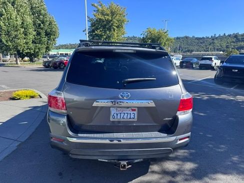Used 2013 Toyota Highlander SE AWD/4WD image 7