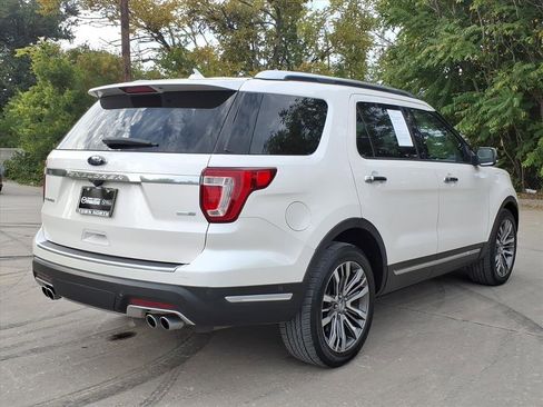 Used 2018 Ford Explorer Platinum image 3