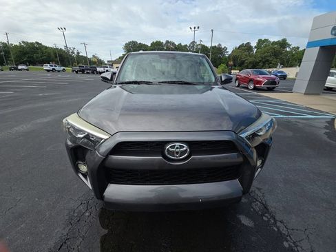 Used 2017 Toyota 4Runner SR5 Premium AWD/4WD image 2