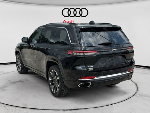 Used 2022 Jeep Grand Cherokee Overland w/ Luxury Tech Group IV AWD/4WD image 5